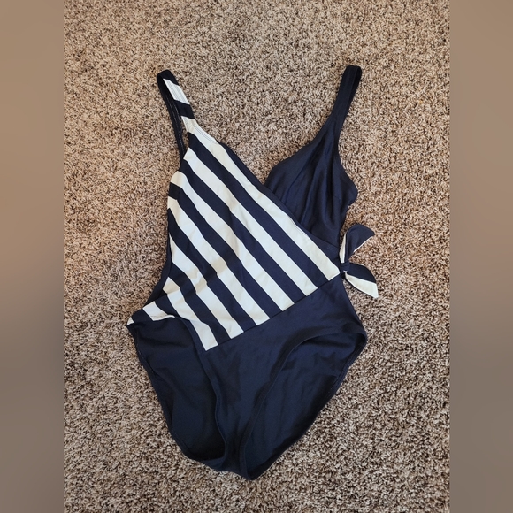 Oscar de la Renta Other - Oscar dela Renta vintage swimsuit 16 black & white stretch
